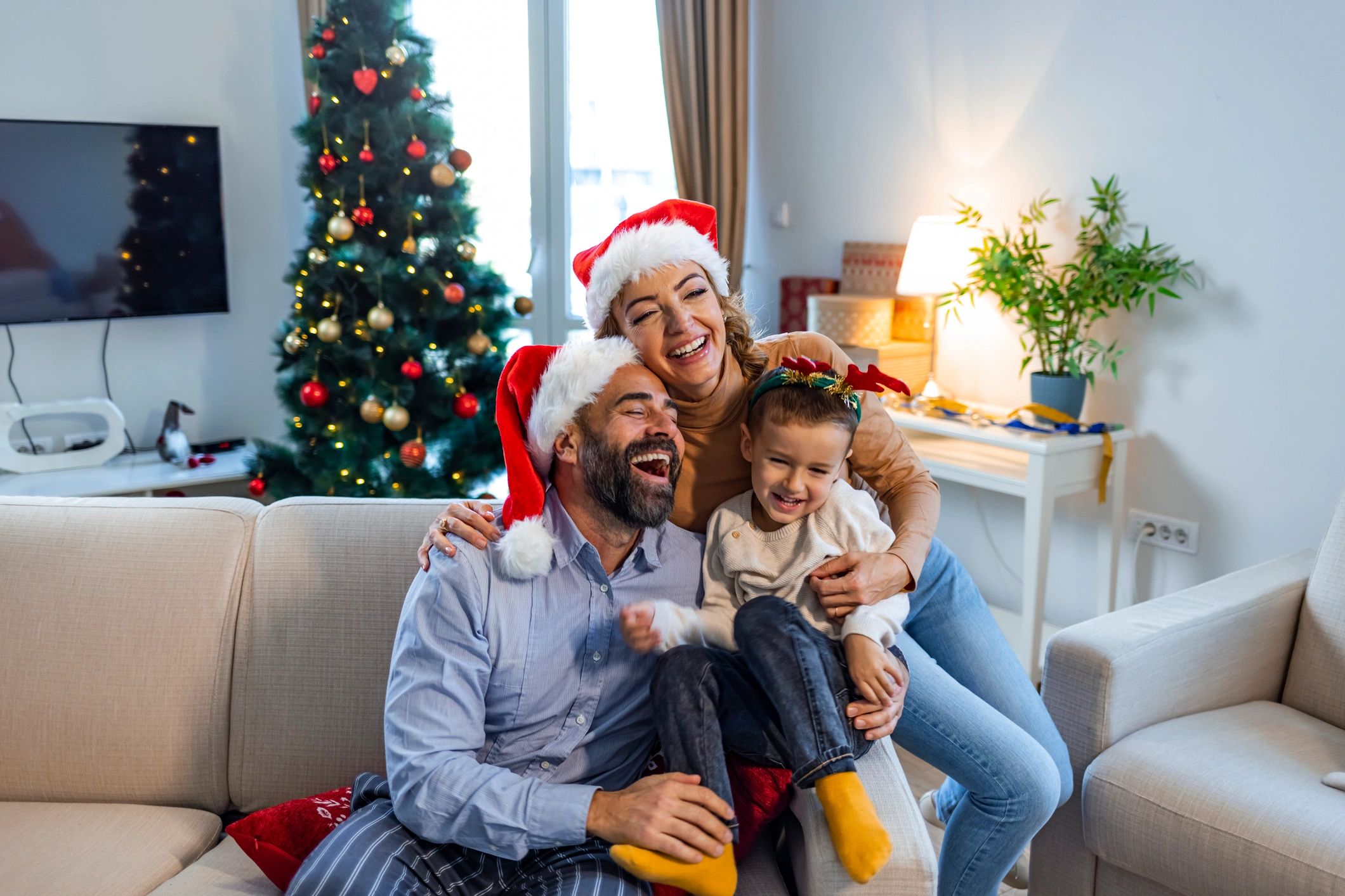 Santa Claus testimonial, happy family, Christmas joy